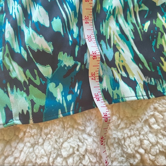 NWOT Chico’s size 2 Feather-Print Satin Shift Dress STYLE: 570307253. (2=12) - Picture 3 of 10